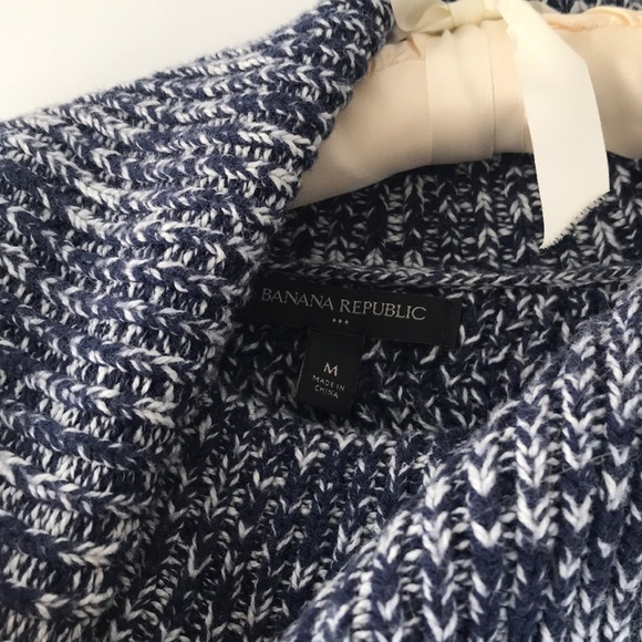 Banana Republic turtleneck sweater - Picture 3 of 5